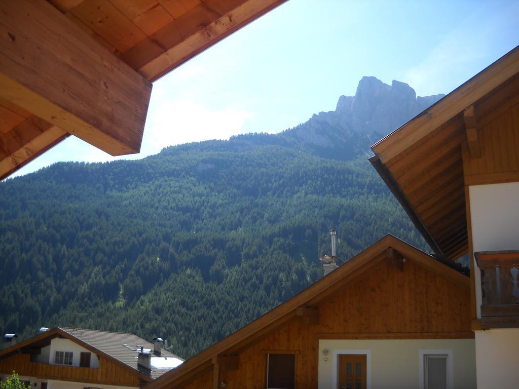 Villetta Enrosadira Vigo di Fassa Szoba fotó